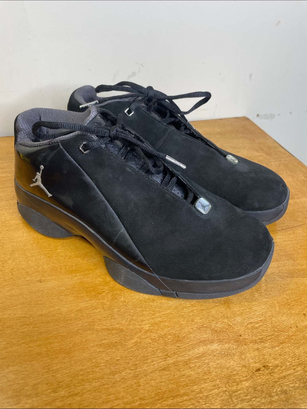 Nike Air Jordan TE 2 Low Men’s Black Suede Low-Profile Sneakers. Size 9